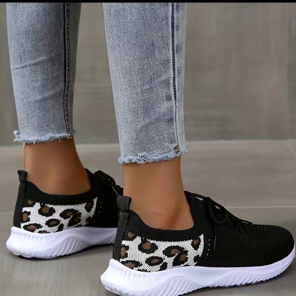 Women's Leopard Knit Sports Shoes